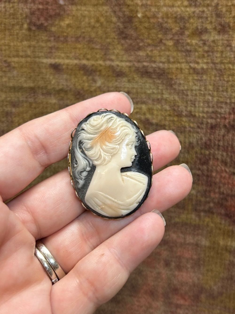 Vintage Black and Ivory Cameo Brooch